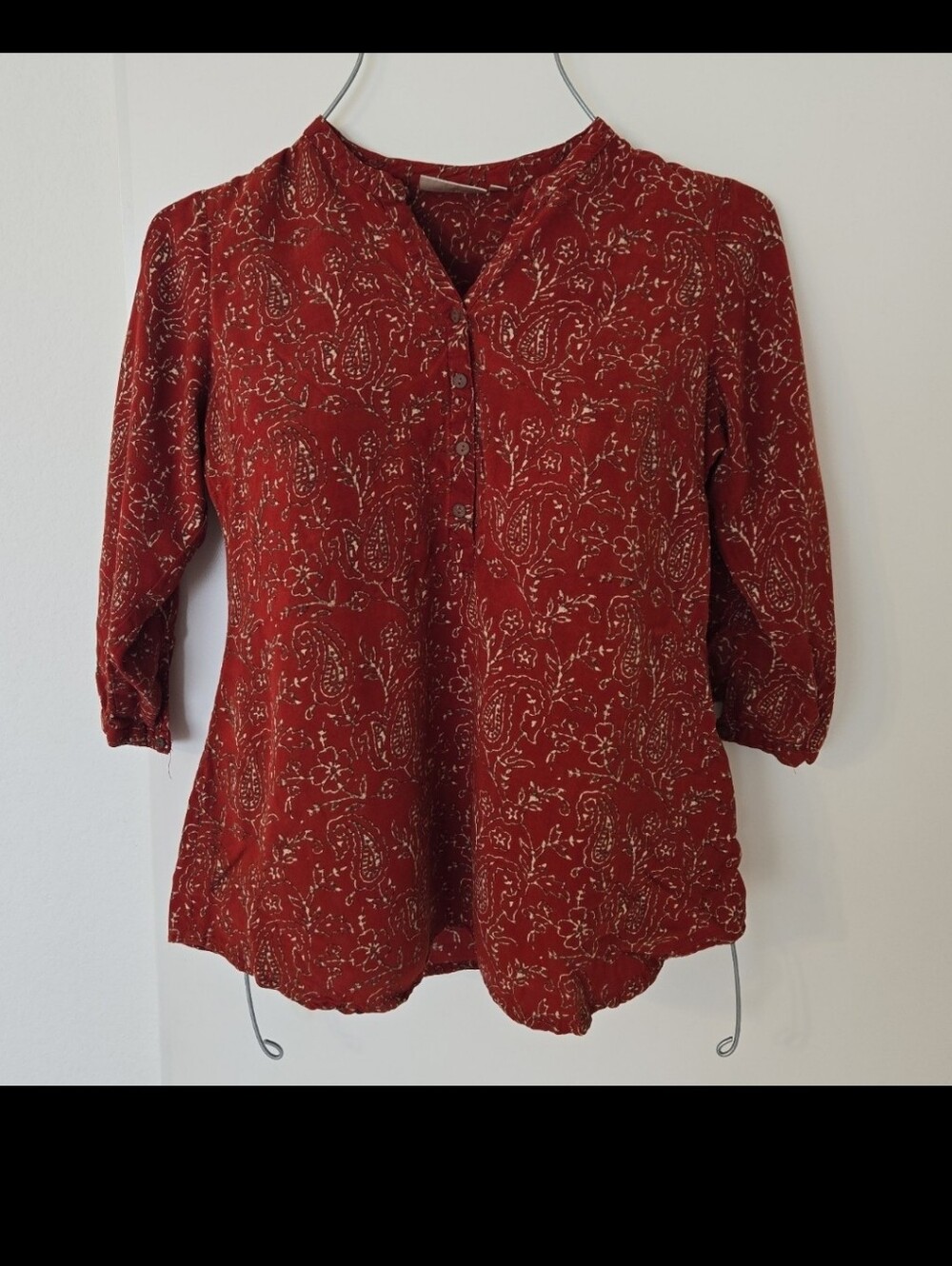 Utsa Women’s Rust Paisley Button-Front Blouse